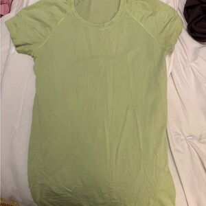 Women's Lulu Lemon Green Swiftly Tech